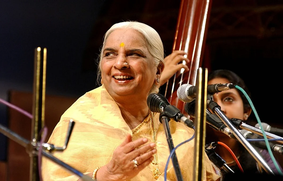 इतिहास के पन्नों मेंः 08 मई