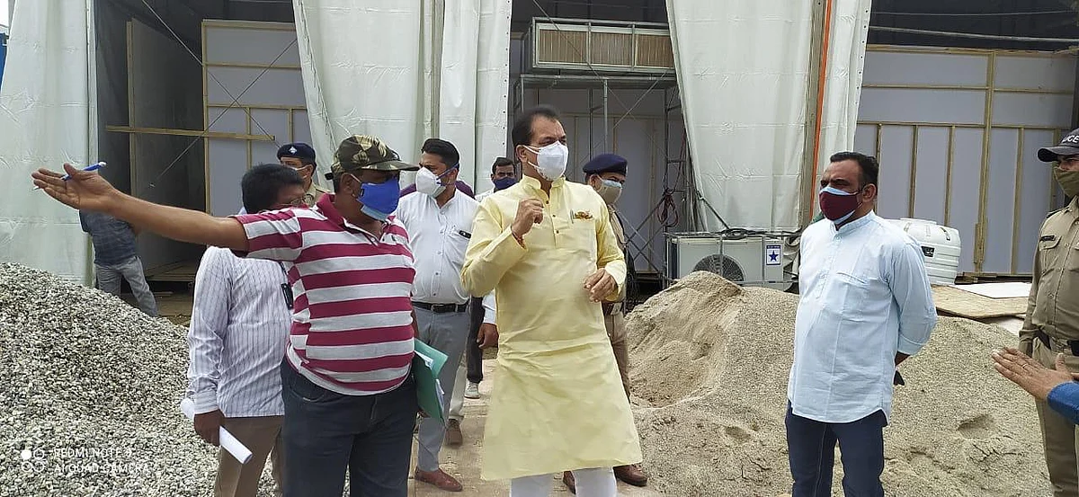 500 बेड के अस्थाई कोविड अस्पताल का विधानसभा अध्यक्ष ने किया निरीक्षण
