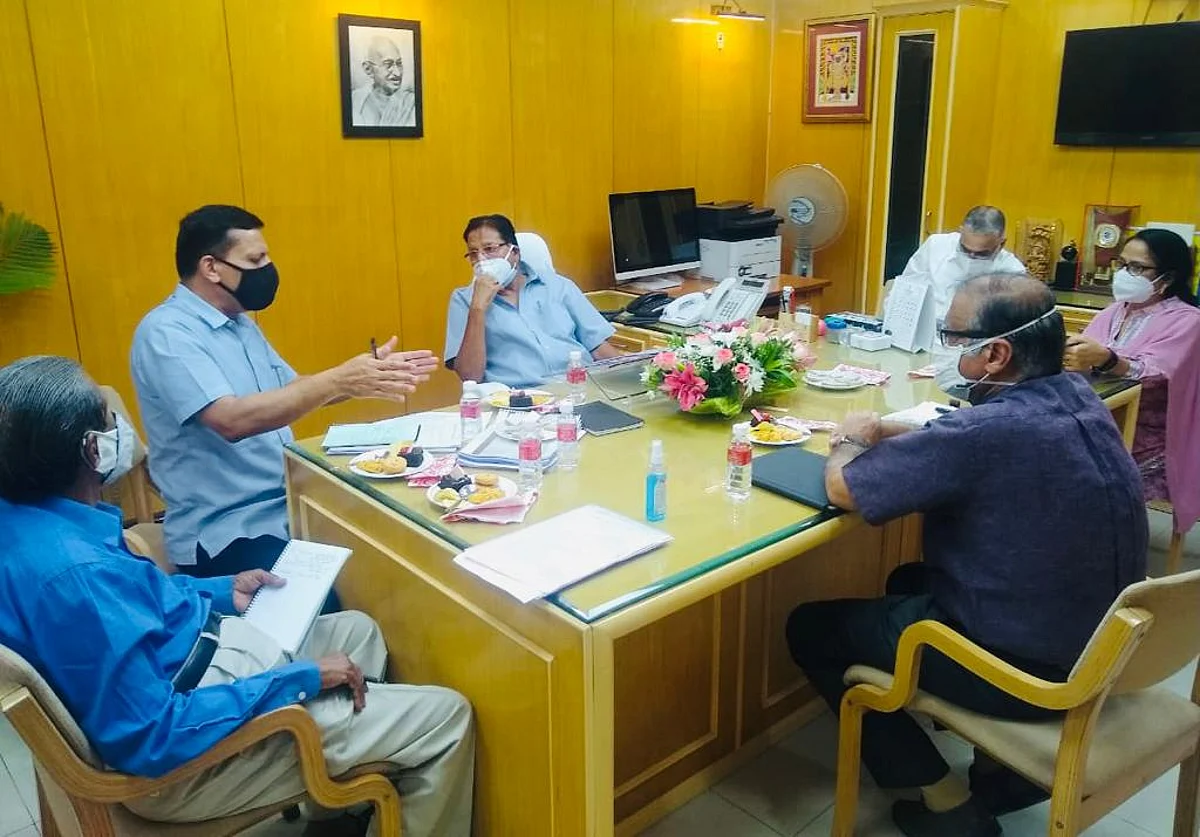 नगरीय विकास एवं आवासन मंत्री ने ग्रहण किया हाउसिंग बोर्ड अध्यक्ष का पदभार
