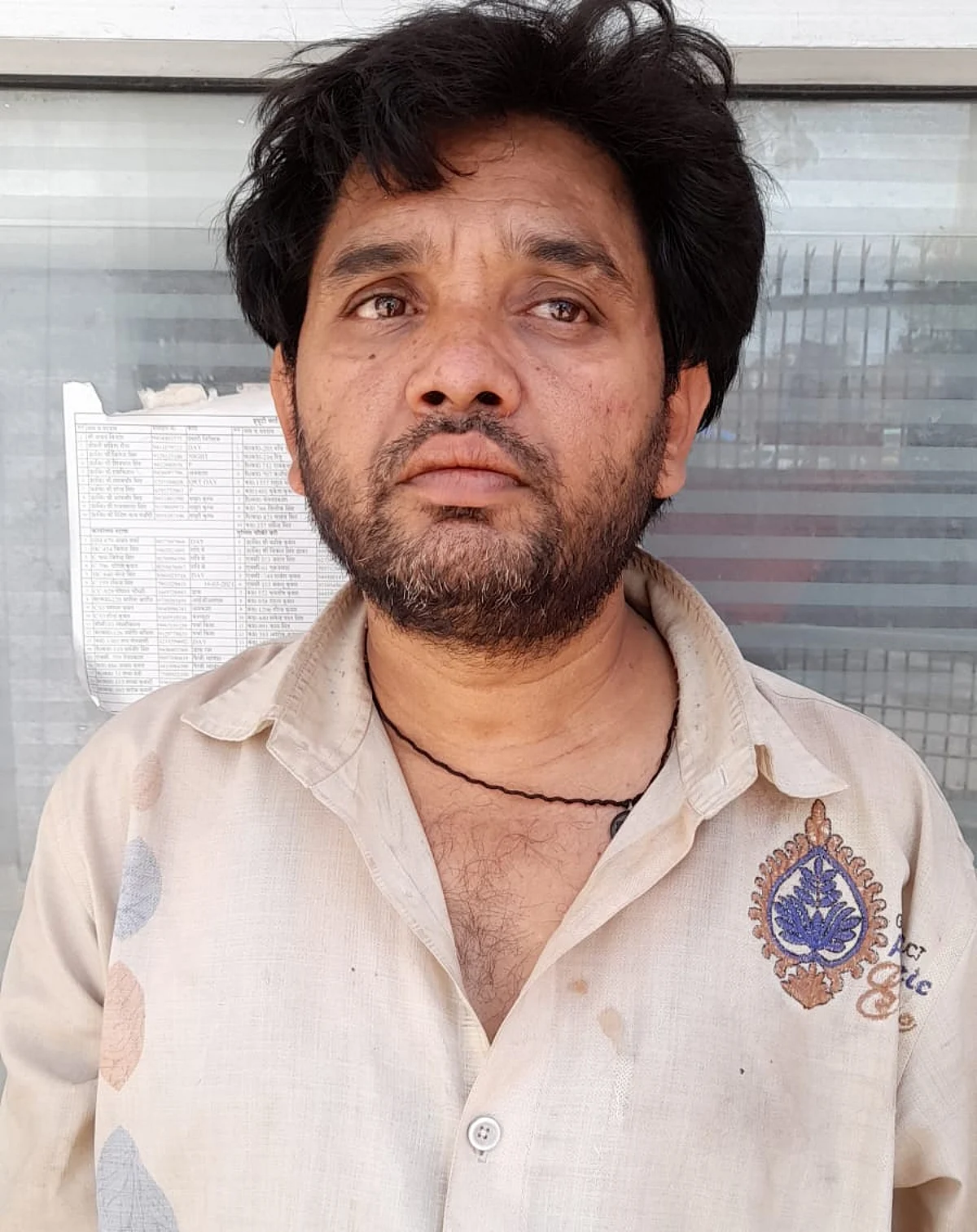 फिरोजाबादः एक किलो चरस सहित तस्कर गिरफ्तार