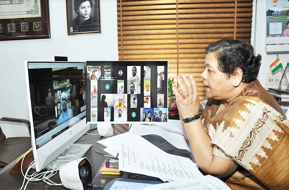 कोरोना संक्रमण से सामना करने के लिए आत्मबल बनाएं रखें, मनोबल कमजोर न करें : राज्यपाल