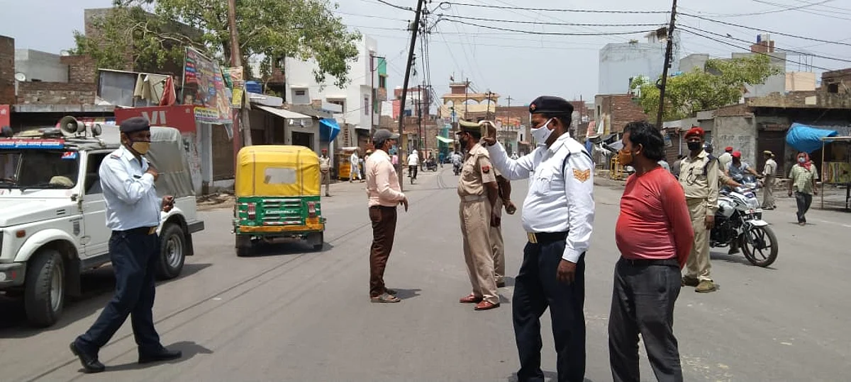 कासगंज में पुलिस की सख्ती के साथ हो रहा लॉकडाउन का पालन