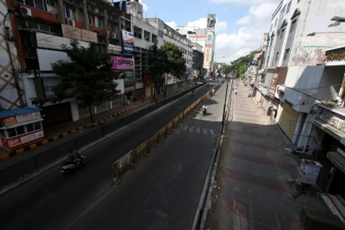 तमिलनाडु सरकार ने एक सप्ताह के कड़े लॉकडाउन की घोषणा की