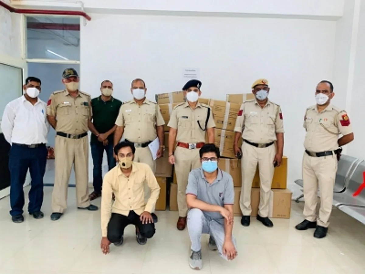 ऑक्सीजन कंसंट्रेटर को अधिक दामों में बेचने वाले 2 गिरफ्तार