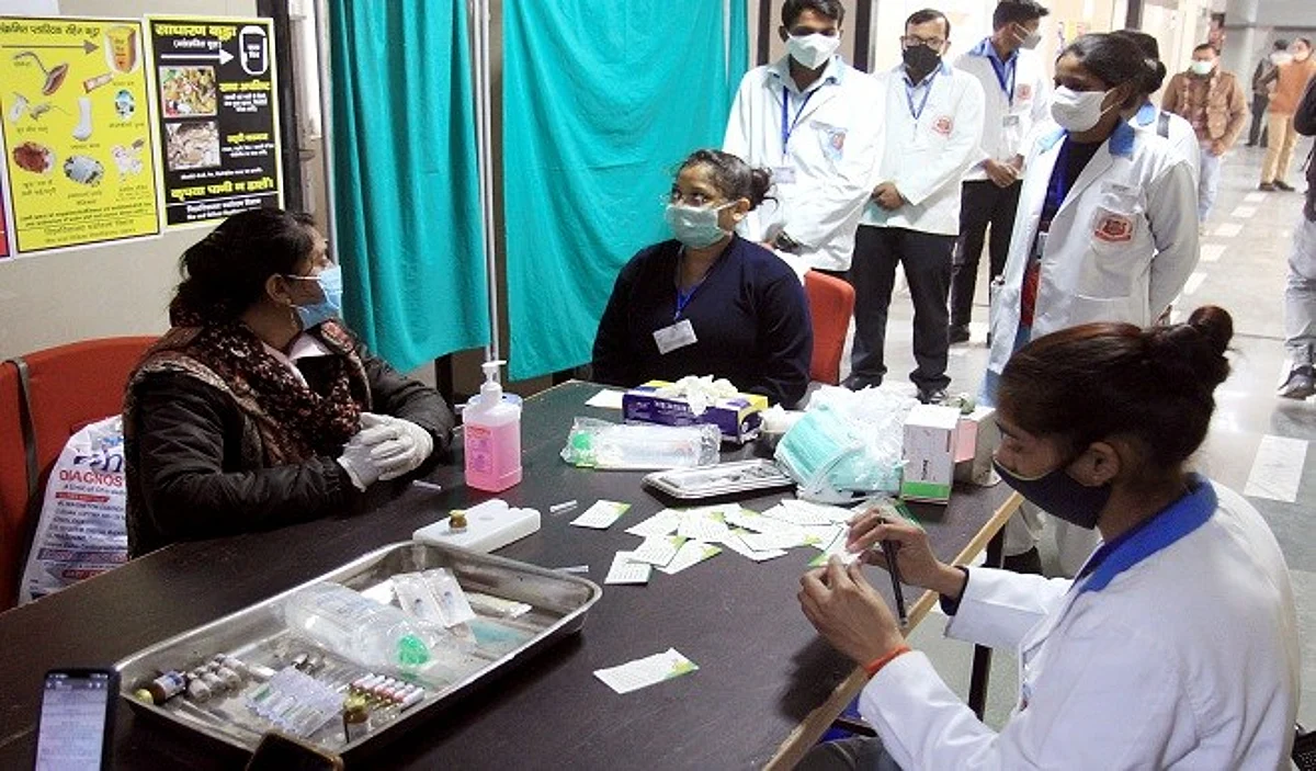 उत्तर प्रदेश में 352 और कोरोना मरीजों की मौत, 25,858 नये संक्रमित मिले