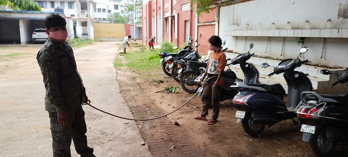 कचहरी परिसर के भवनों को चोरी का आरोपित गिरफ्तार, गया जेल