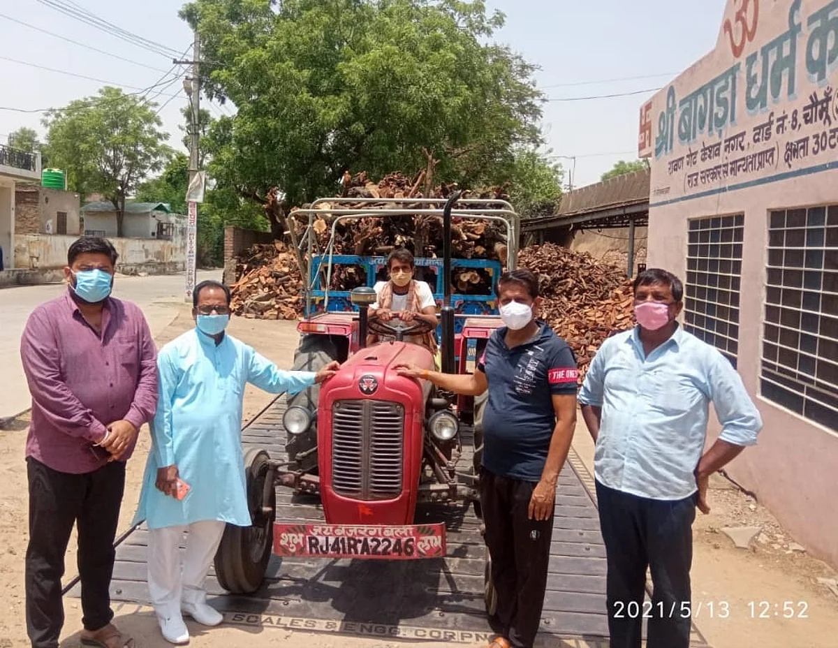श्मशान में अंतिम संस्कार के लिए विधायक ने मुहैया करवाई 70 क्विंटल लकड़ी