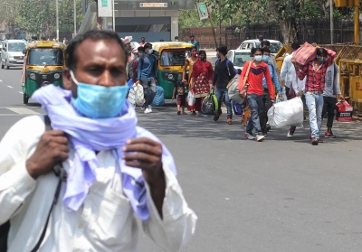 सुप्रीम कोर्ट ने सरकार से कहा, सर्वाइवल मुश्किल है, प्रवासी मजदूरों पर ध्यान दें