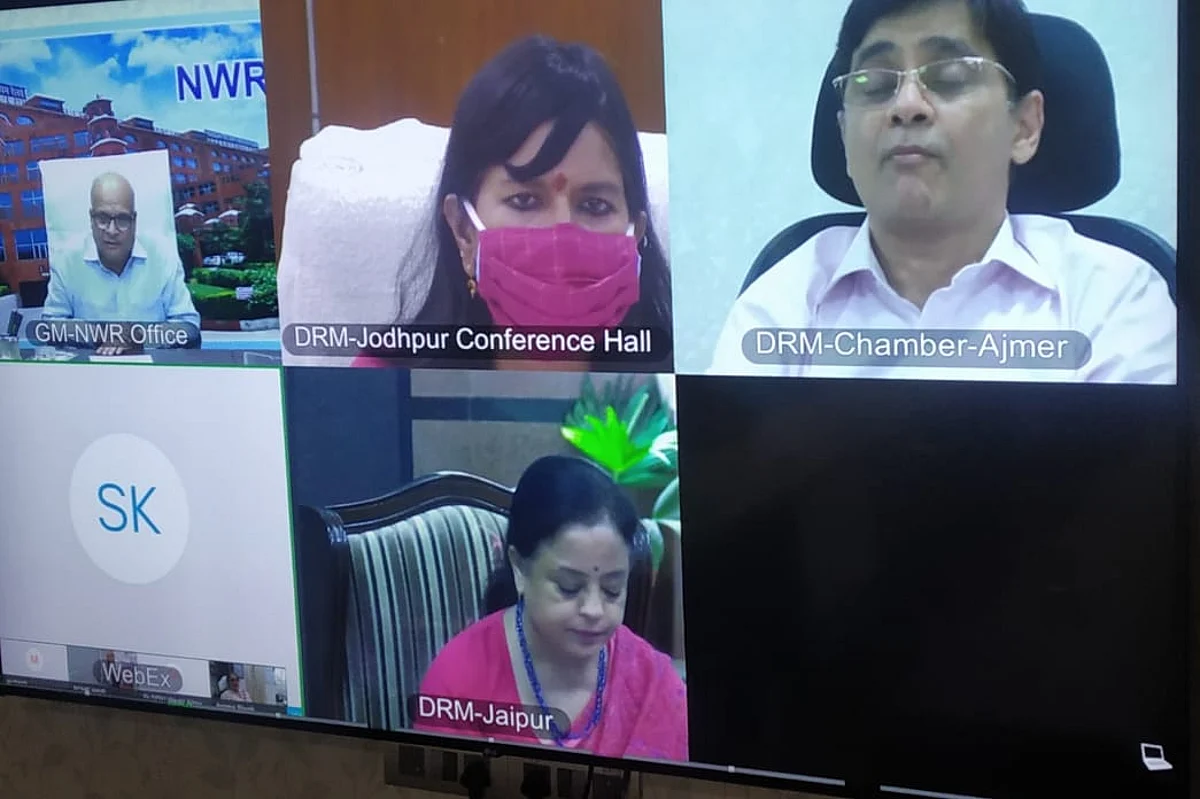रेलवे जीएम आनंद प्रकाश : रेलकर्मियों के साथ-साथ यात्रियों को सुरक्षित वातावरण प्रदान करना रेलवे की प्राथमिकता
