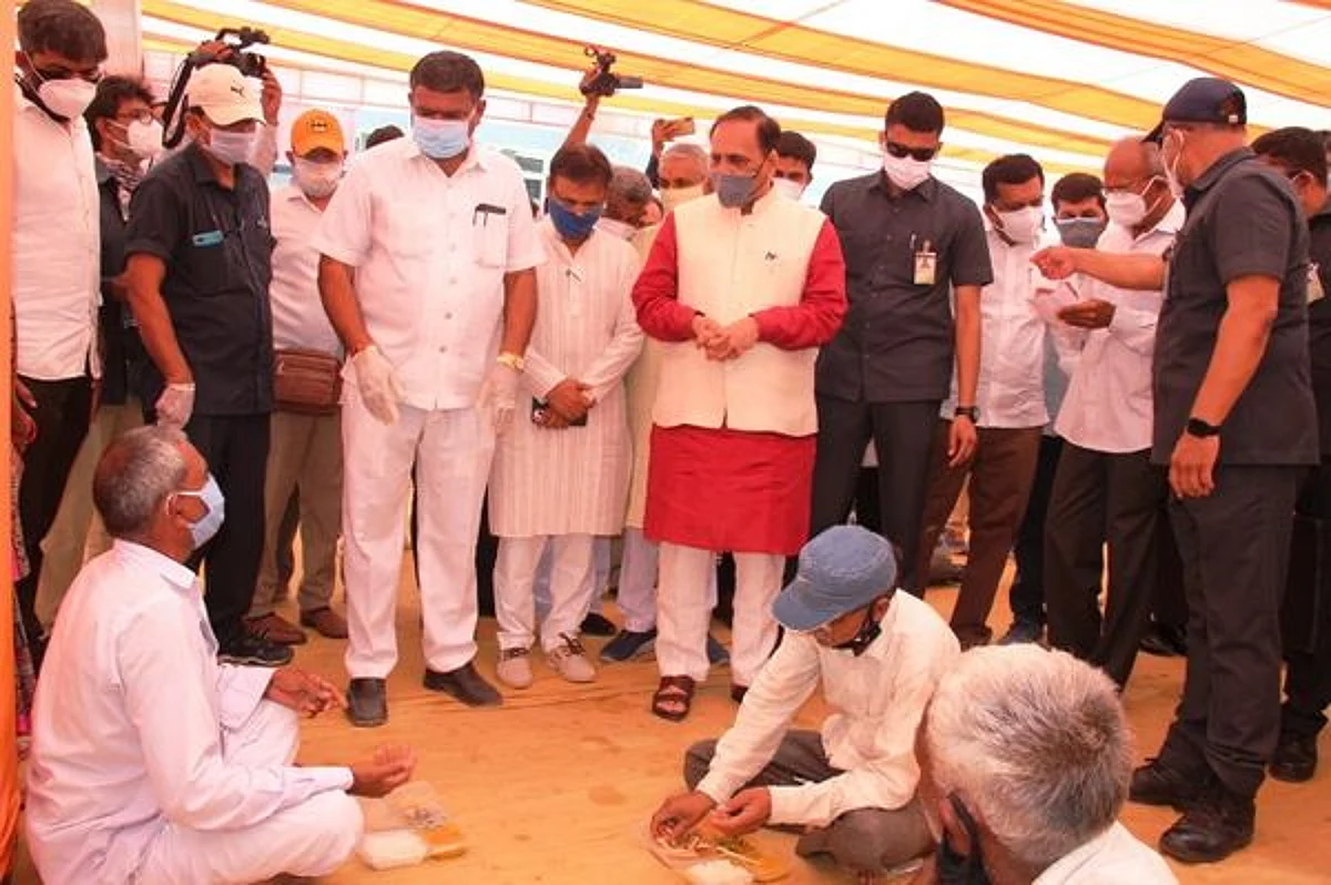 मुख्यमंत्री विजय रूपाणी ने जूनागढ़ के सिविल अस्पताल का किया निरीक्षण