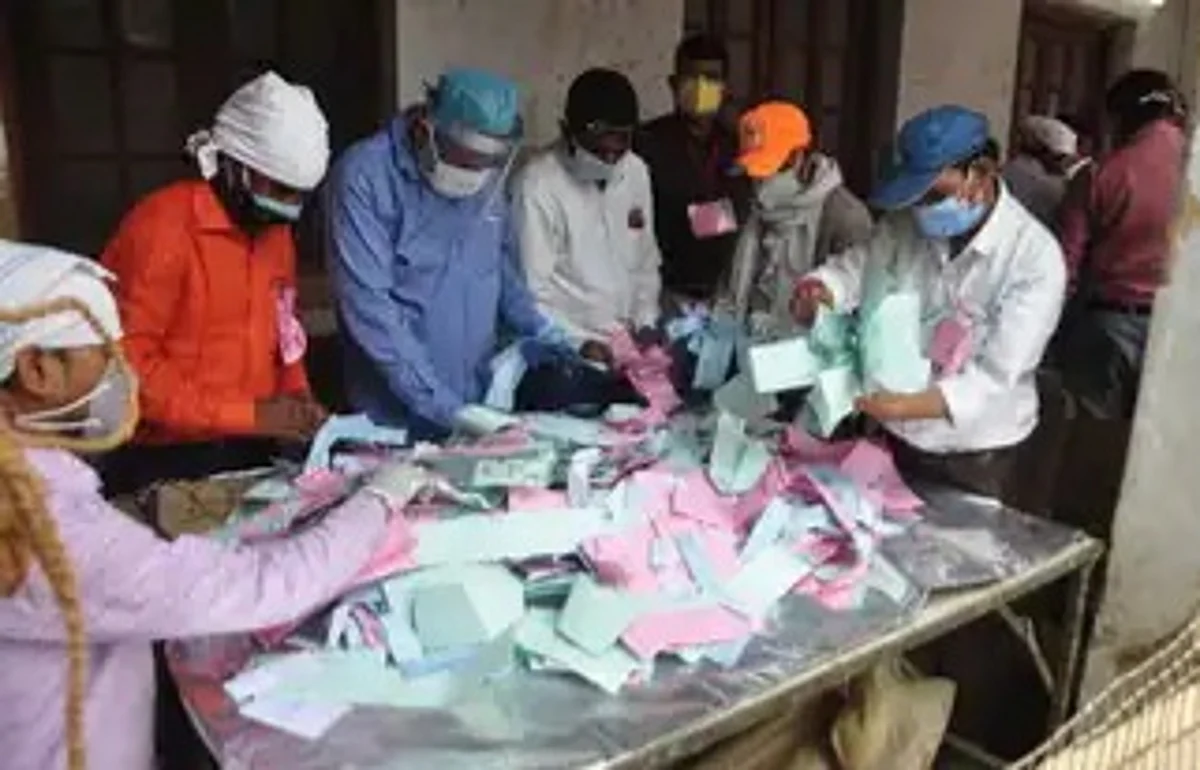 गोरखपुर : जिला पंचायत अध्यक्ष-ब्लॉक प्रमुख पद के लिए बिछने लगीं बिसातें