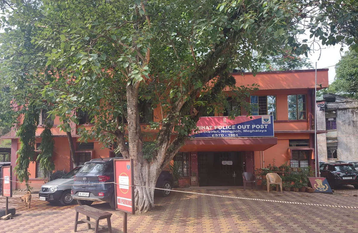 बर्नीहाट पुलिस चौकी कंटेनमेंट जोन घोषित