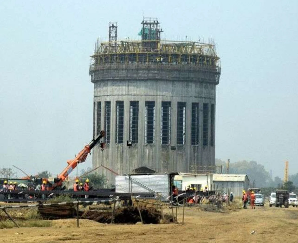 गोरखपुर : खाद कारखाना निर्माण से जुड़ी दो कंस्ट्रक्शन कंपनियों के संचालकों पर मुकदमा