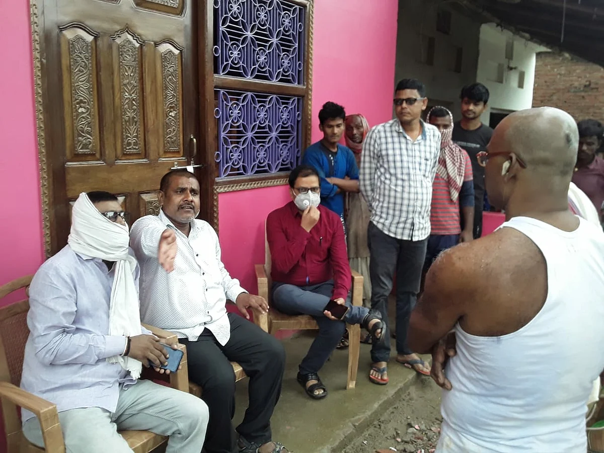 एन.एच.107 किनारे निर्मित मंदिरों को संवेदक द्वारा किया जायेगा शिफ्ट