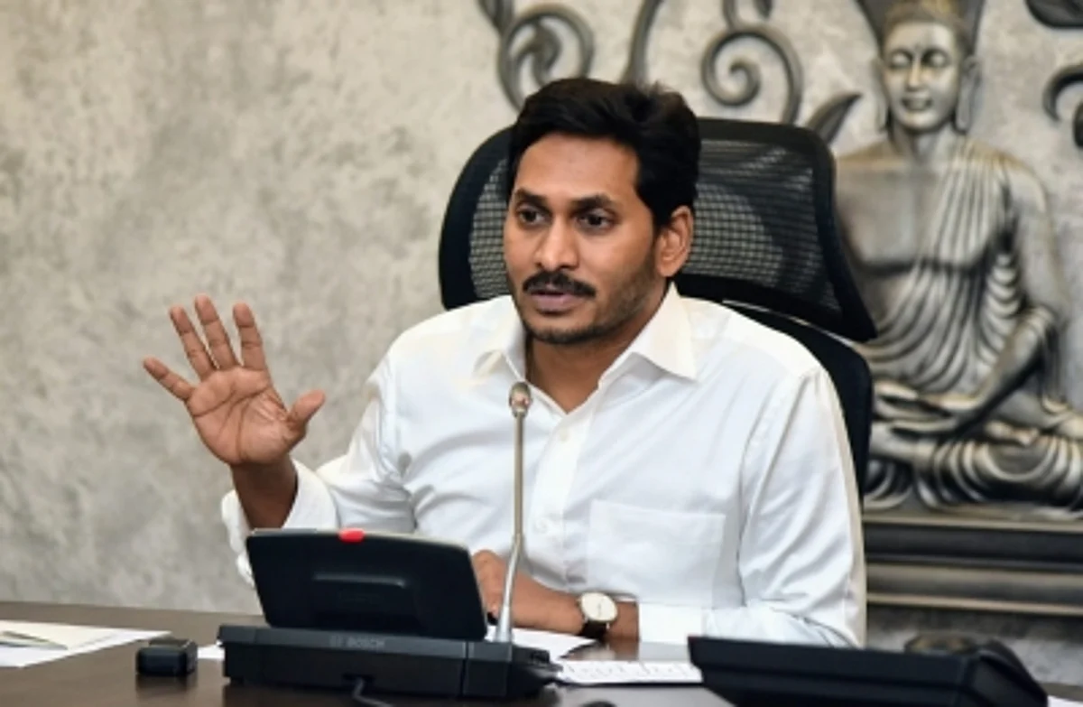 आंध्र में निलंबित चिकित्सक की मौत, टीडीपी ने जगन की सरकार को घेरा