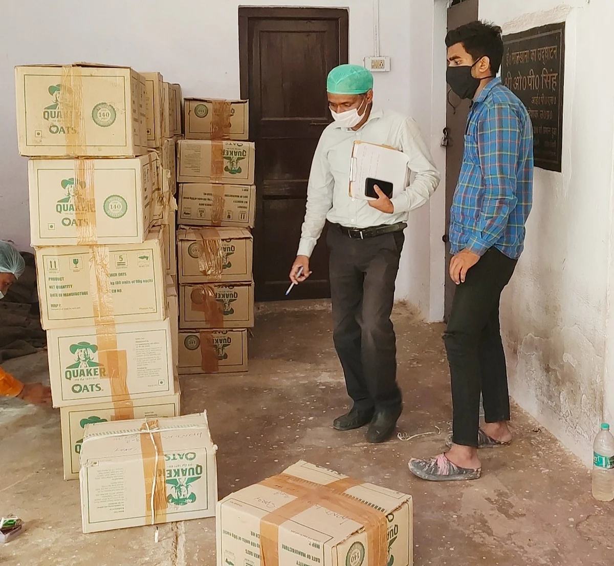 सैनिटाइजर व ऑक्सीमीटर का जखीरा बरामद, सत्तापक्ष बचाने में जुटा