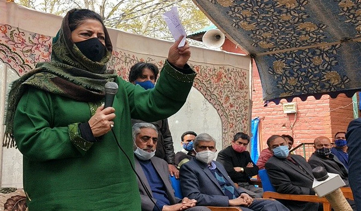 सरकार की उदासीनता के कारण इस्तीफा देना चाहते हैं डीडीसी के कुछ सदस्य: महबूबा मुफ्ती