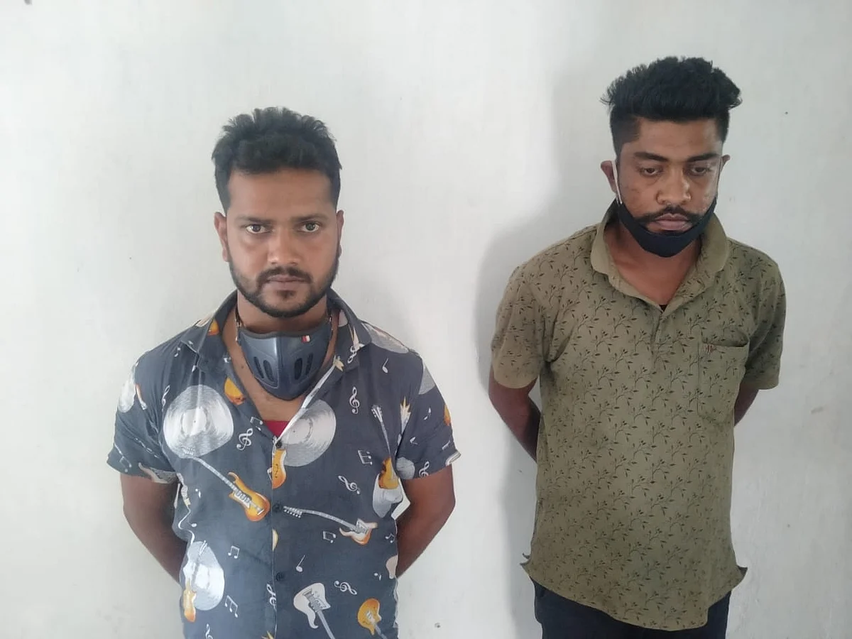 हथियार व गोली के साथ दो अपराधी चढ़े पुलिस के हत्थे