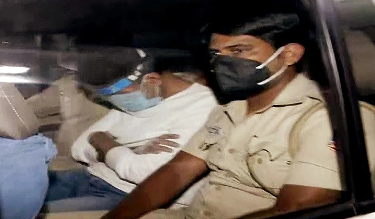 ऑक्सीजन सांद्रक कालाबाजारी: दिल्ली पुलिस ने कालरा की पांच दिन की हिरासत मांगी