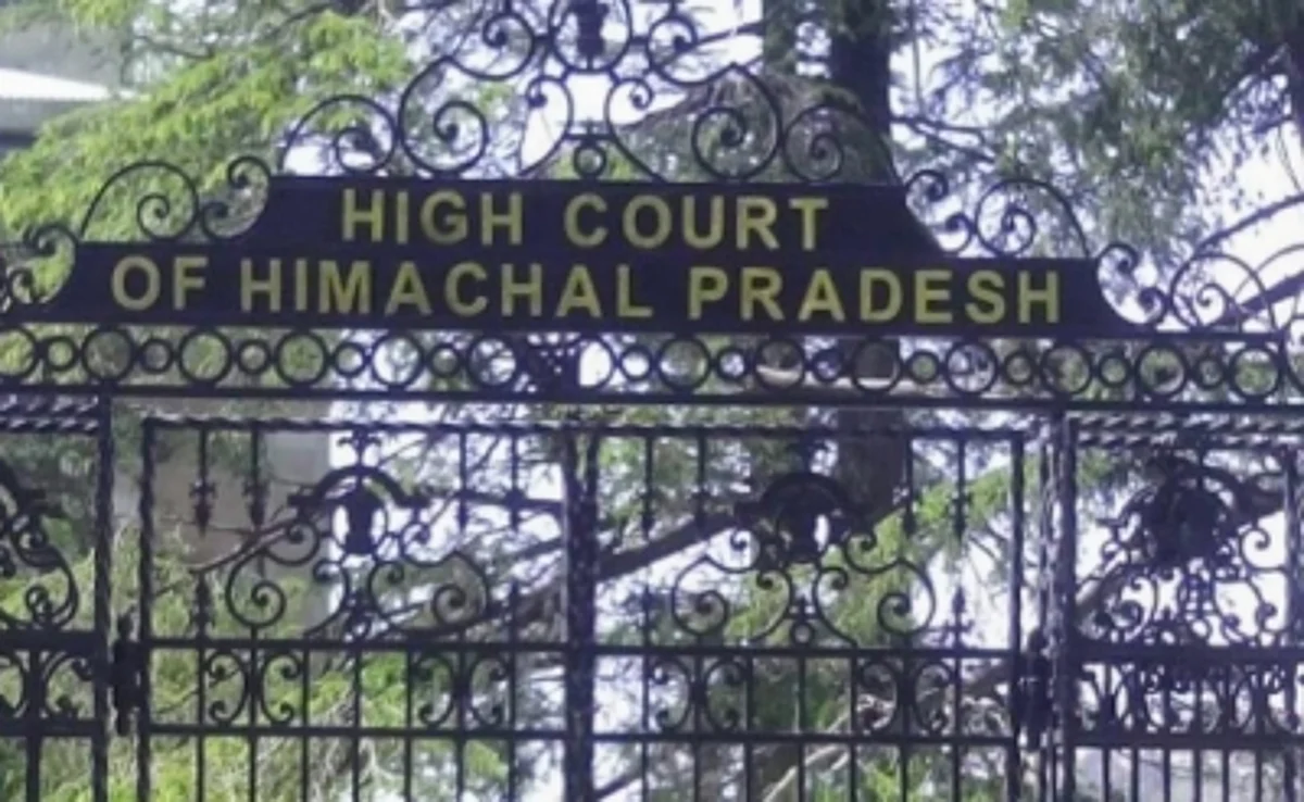 हिमाचल की अदालत ने पेड़ों की कटाई पर रोक लगाई