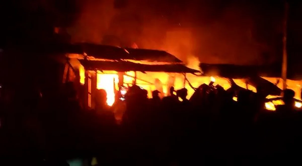 आग में प्रिंटिंग मशीन प्रेस जलकर राख
