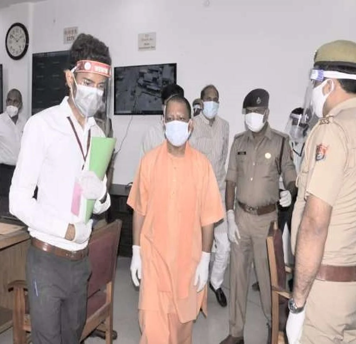 होम आइसोलेट मरीजों को तत्काल मिलें ऑक्सीजन : योगी आदित्यनाथ