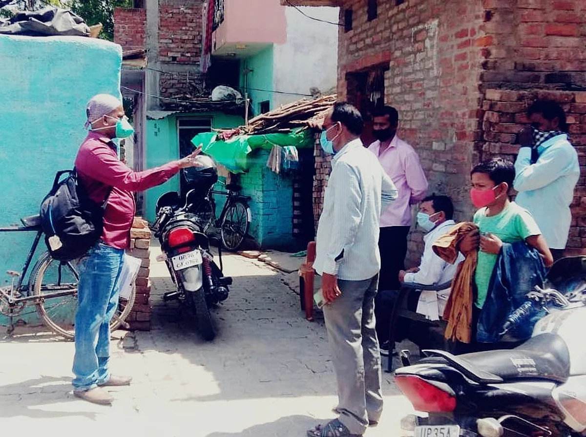 कोरोना के साथ-साथ मच्छर जनित बीमारियों और डेंगू से भी बचाव जरुरी — डॉ. एके सिंह.