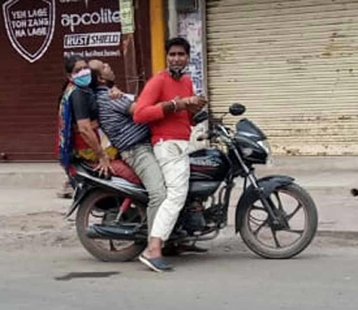 आक्सीजन की कमी सेे एक वकील ने सड़क पर दम तोड़ा