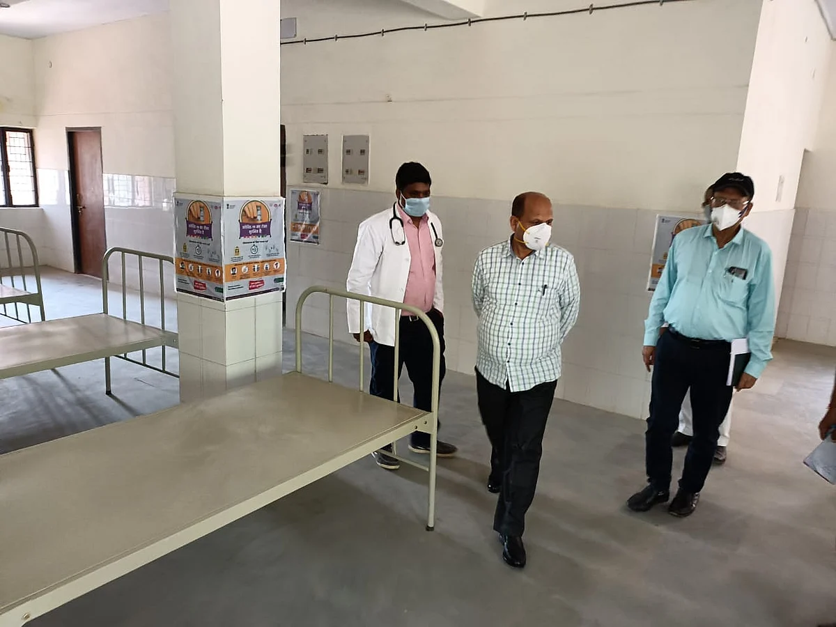 ग्रामीण सीएचसी को अब कोविड-एल-1 हास्पिटल बनाने की तैयारी, डीएम ने निरीक्षण किया