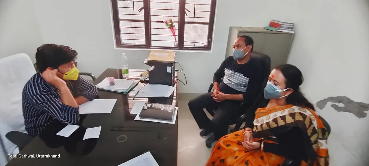 कृषाली दंपत्ति कोरोना संक्रमित मरीजों की मदद को बढ़ा रहे हाथ