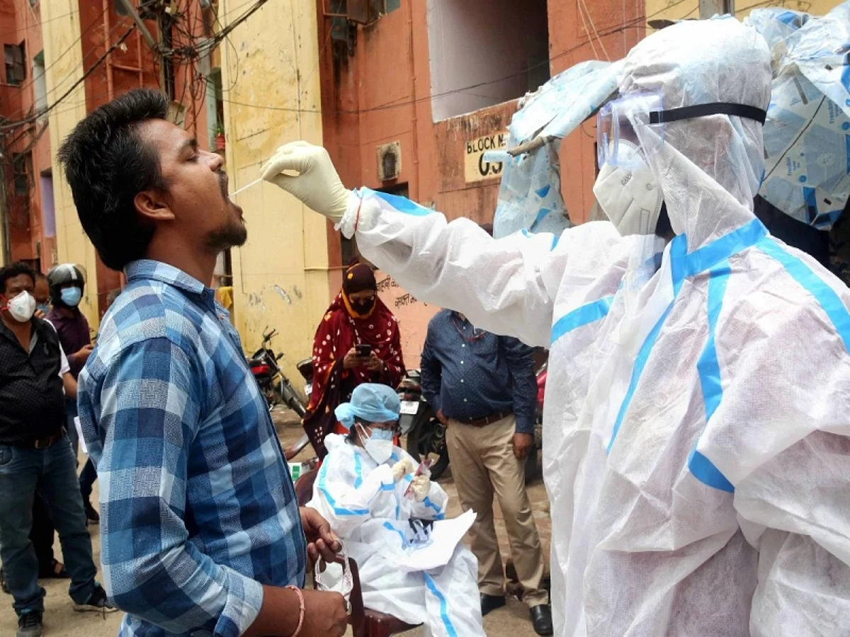 मप्र में कोरोना को हराने सरकार के साथ आ रहे लोग