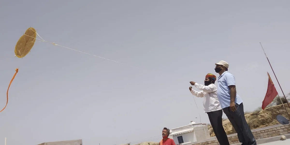 परम्परागत चंदा उड़ाकर नगर स्थापना दिवस धूमधाम से मनाया