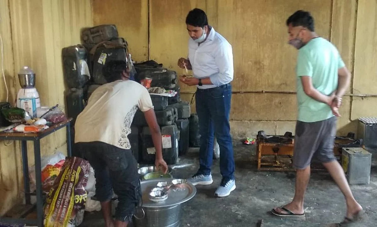 कोण्डागांव- खाद्य सुरक्षा अधिकारी पहुँचे कोविड केयर सेंटर, भोजन व्यवस्था का किया निरीक्षण