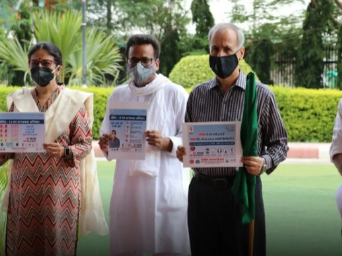 नो मास्क-नो मूवमेन्ट:कोरोना जागरूकता रथों को पुलिस महानिदेशक ने दिखाई हरी झण्डी