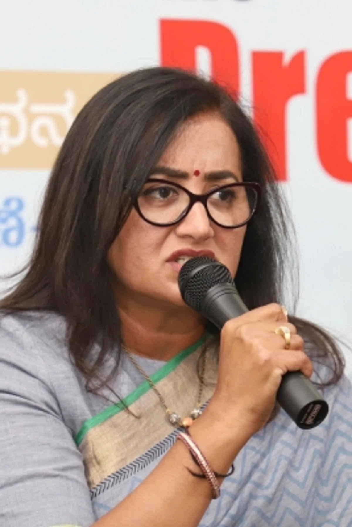 कर्नाटक की एमपी ने अपने क्षेत्र में प्रति दिन 2000 लीटर ऑक्सीजन की व्यवस्था करेंगी