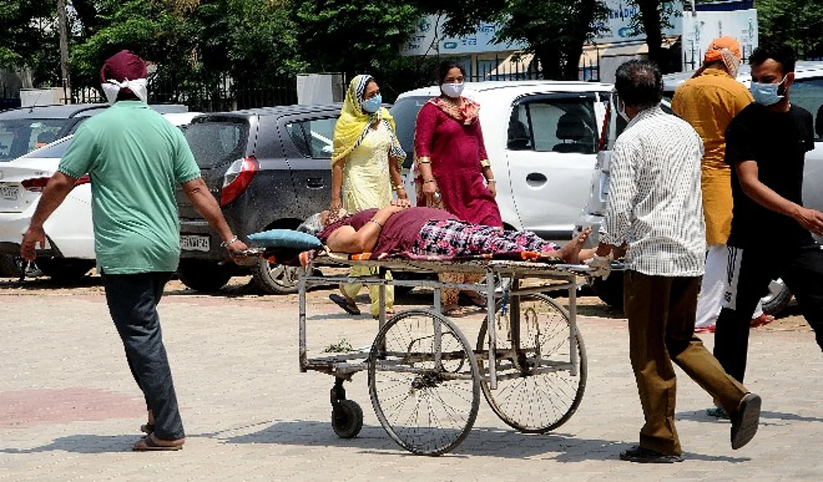 सभी अस्पताल कोविड-19 मरीजों के वास्ते सहायता डेस्क बनाएं :गौतमबुद्धनगर प्रशासन