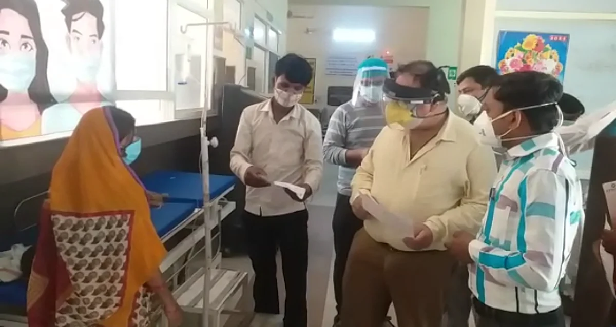 फिरोजाबादः सीएमएस ने किया सरकारी ट्रामा सेंटर का निरीक्षण, मरीजों का जाना हाल