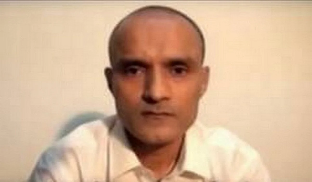 जानिए कुलभूषण जाधव को बचाने के पाक ने नए कानून पर क्यों हो रहा इतना हंगामा?