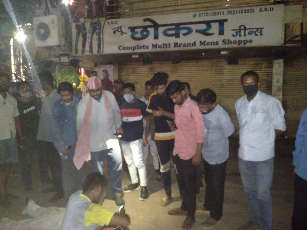 दुर्ग : अज्ञात वाहन की टक्कर से मोटरसाइकिल सवार एक युवक की मौत, दूसरा गंभीर