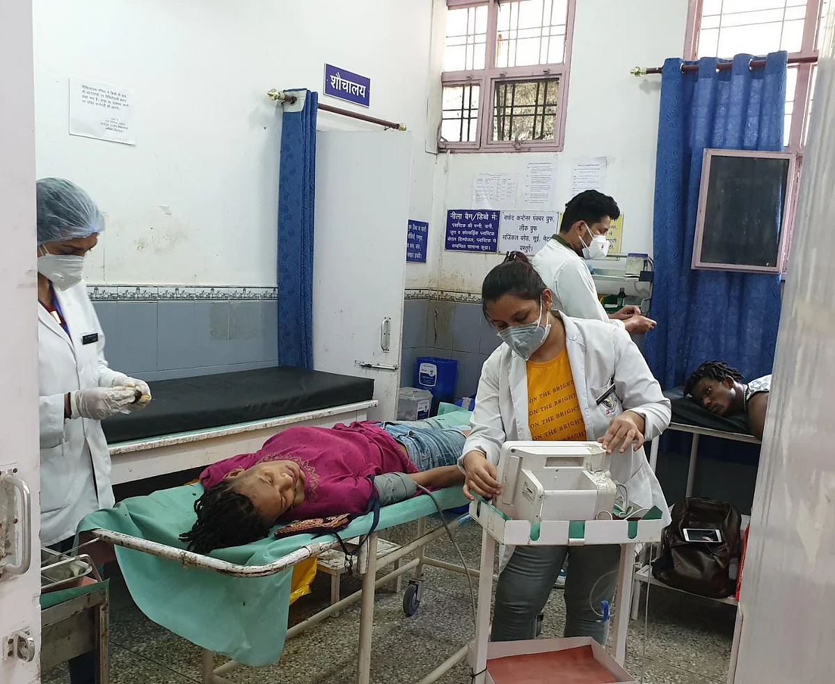 सड़क हादसे में विदेशी युगल जोड़ा घायल