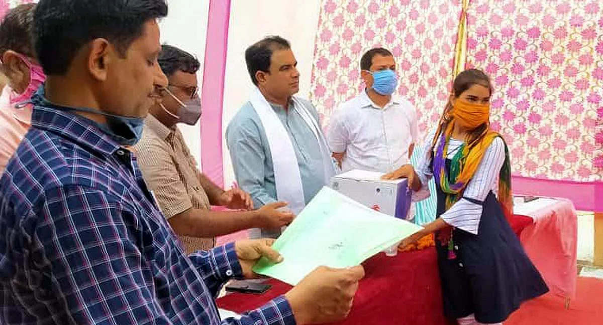 स्कूटी मिलने से बालिका शिक्षा को मिलेगा बढावा : मलिंगा
