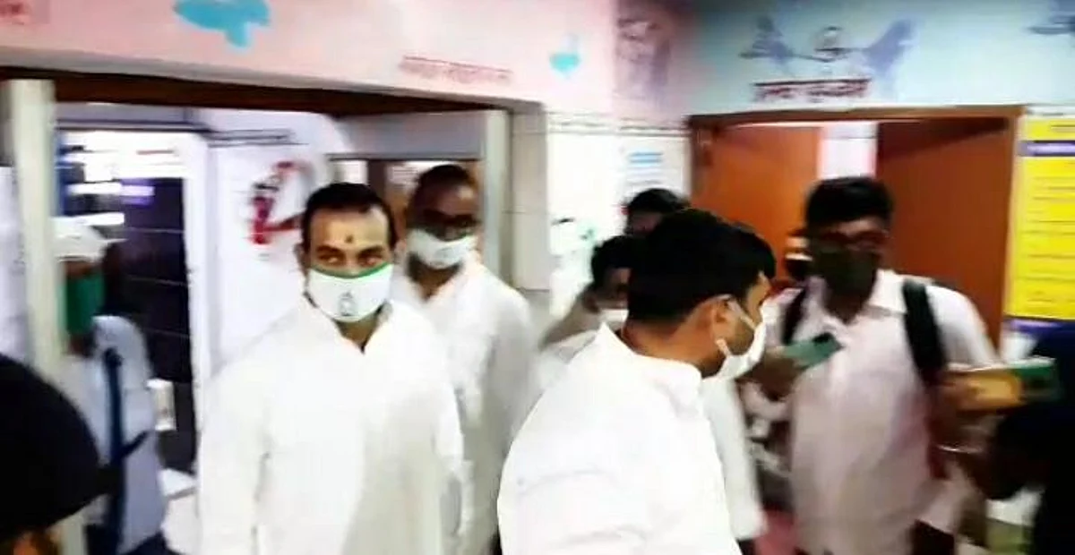 वैशाली सदर अस्पताल पहुंचे तेजप्रताप, गंदगी देखकर बिफरे