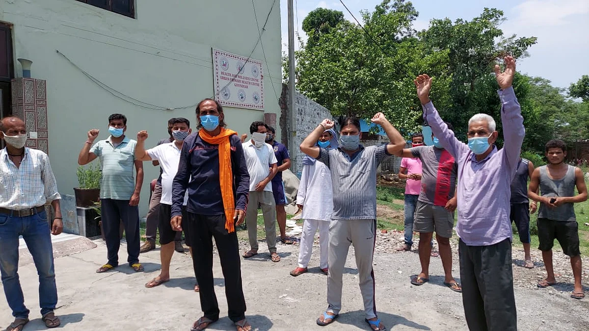 स्वास्थ्य सुविधाओं के अभाव के चलते गोविंदसर वासियों ने किया प्रदर्शन, प्राइमरी हेल्थ सेंटर की इमारत मात्र सफेद हाथी
