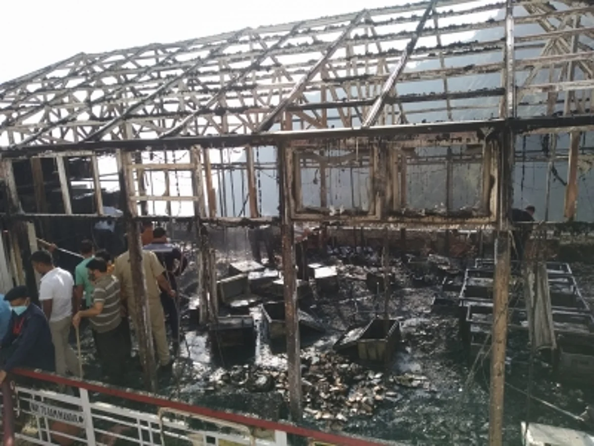 माता वैष्णो देवी मंदिर परिसर में लगी आग