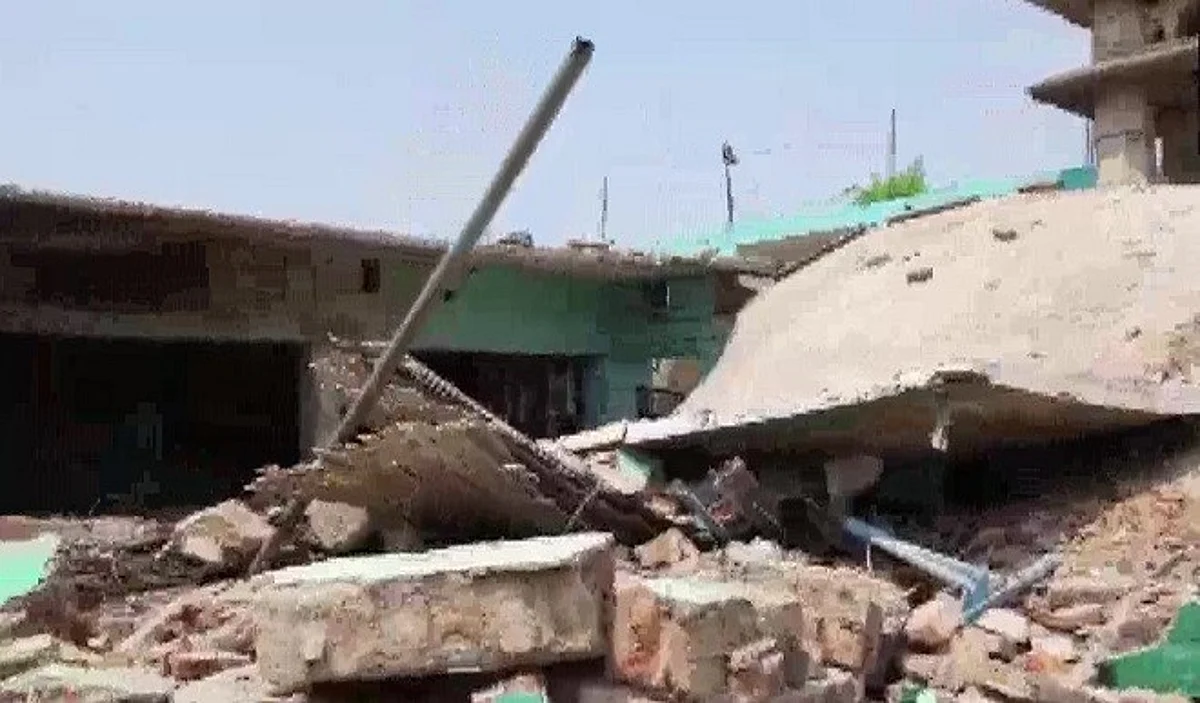 बिहार के बांका में मदरसा भवन में विस्फोट, ध्वस्त हुई पूरी बिल्डिंग