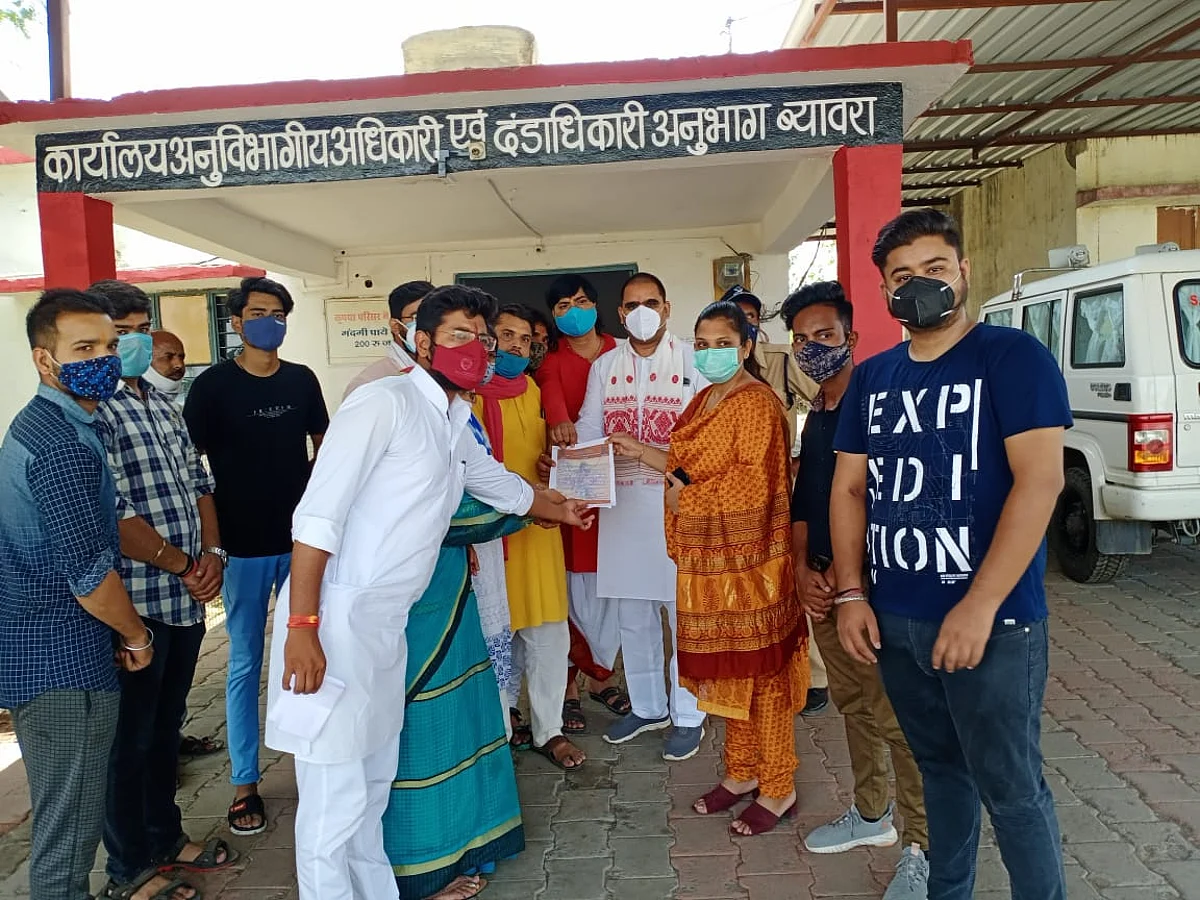 विवादित बयान पर बाबा रामदेव के खिलाफ उतरी परशुराम सेना, सौंपा ज्ञापन