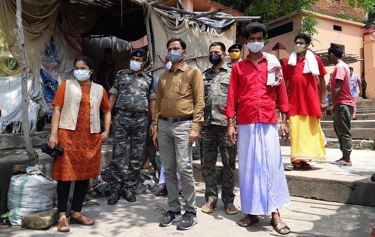 रजरप्पा मंदिर में पूजा के उपरांत सामग्रियों को नदी में ना करें प्रवाहित : एसडीओ