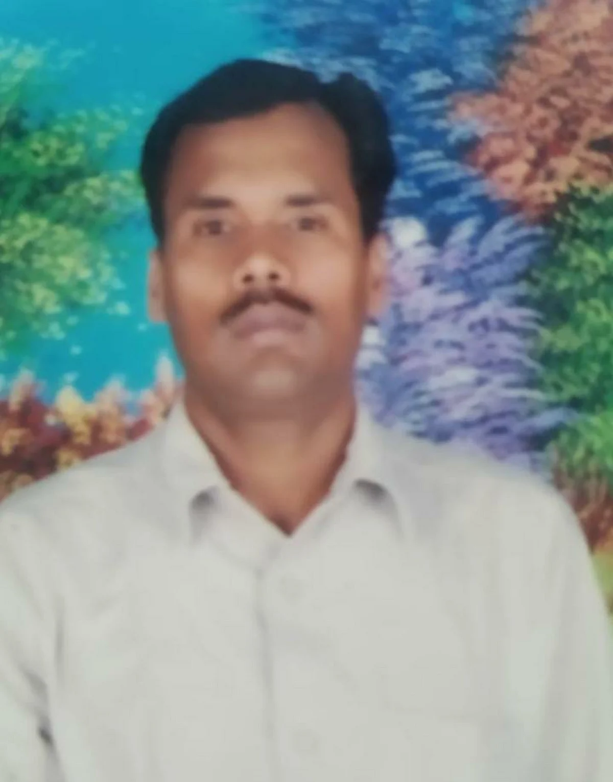 विदेश काम कर रहे अधेड़ की संदिग्ध परस्थितियों में मौत