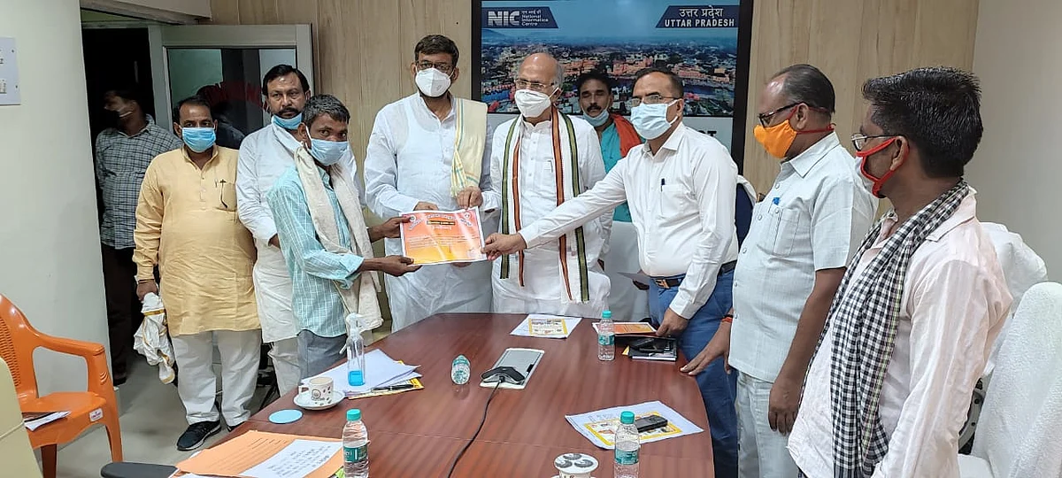 गरीबों-मजदूरों के साथ है केंद्र और प्रदेश की भाजपा सरकार : चंद्रिका उपाध्याय