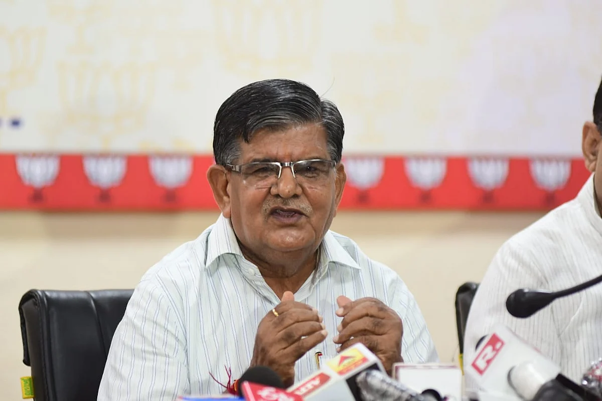 भ्रष्टाचार के आरोपी फरार चेयरमैन को निलम्बित नहीं किया है क्योंकि वह कांग्रेस का है - कटारिया